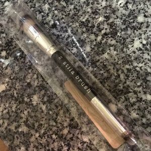 Stila #33 one step complexion brush